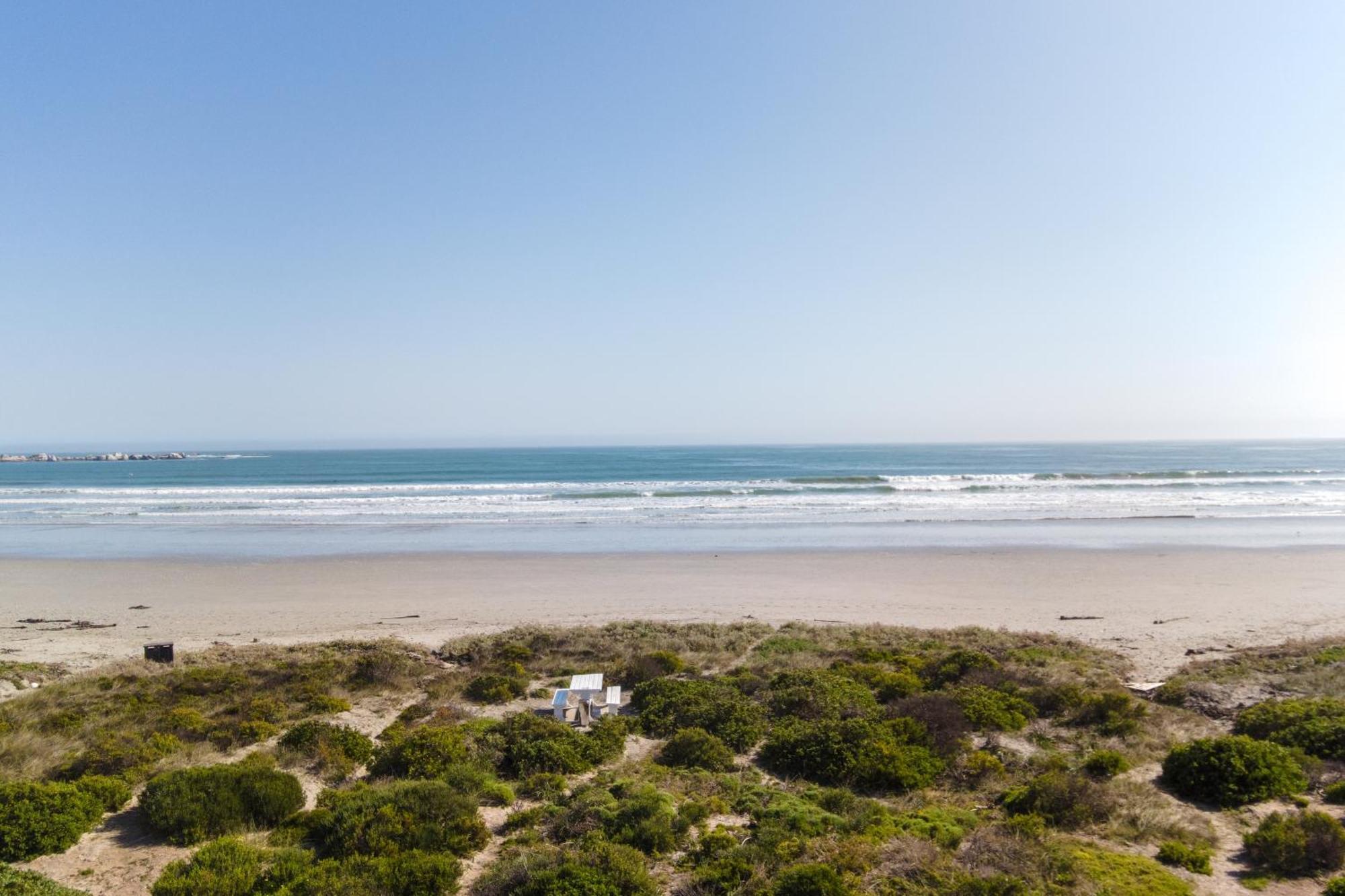 Over The Moon Paternoster Esterno foto